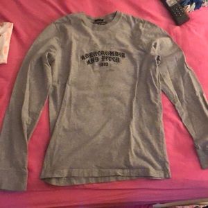 Small Abercrombie & Fitch long sleeves t-shirt